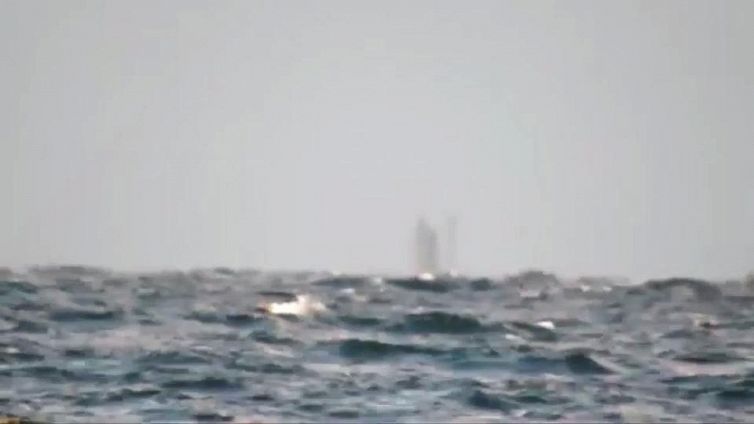 La nave fantasma naviga sul Lago Superiore
