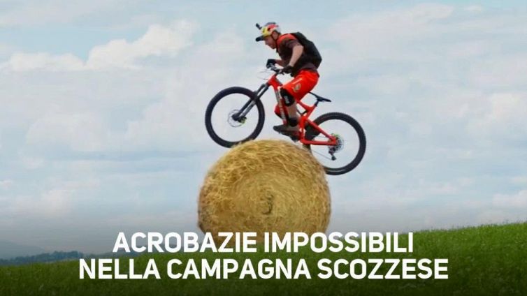 Pazzesco: acrobazie in mountain bike mai viste prima