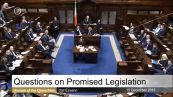 La cravatta del deputato suona durante discorso in Parlamento