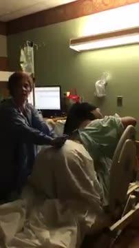 Twerking in sala parto. Il bimbo non vuole nascere e la mamma ...