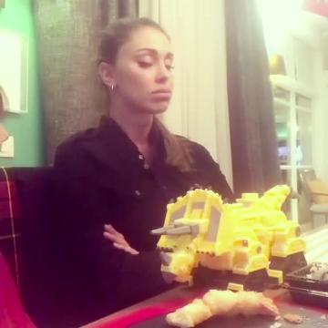Belen si trasforma in "mostro" per amore di Santiago