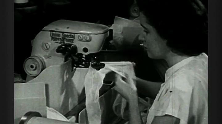 16 febbraio: con la scoperta del nylon, nascono i collant