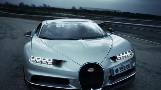 Ronaldo alla guida della Bugatti Chiron