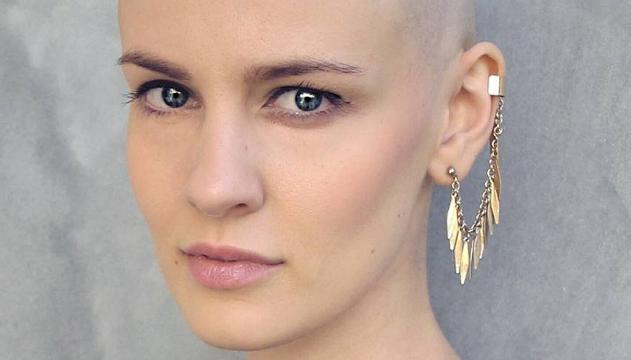 Veronica Sogni, finalista di Miss Italia 2009, canta Another Love #storie