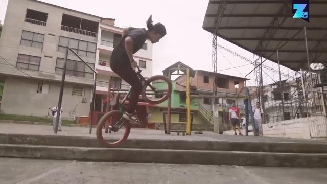 Incredibile: sulla BMX con una sola gamba
