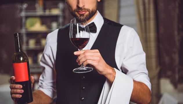 Come scegliere il vino giusto al ristorante