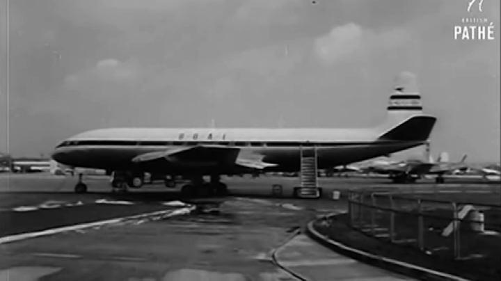 2 maggio: Il primo volo di linea con passeggeri