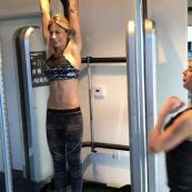 Il work out esagerato di Maddalena Corvaglia ed Elisabetta Canalis