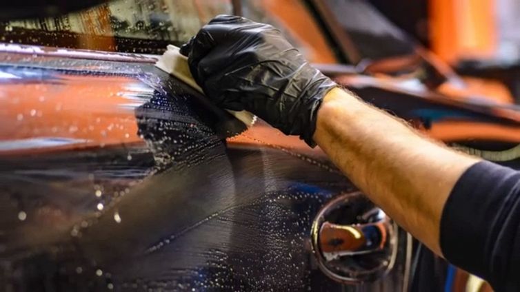 I rimedi naturali e fai da te per pulire l'auto