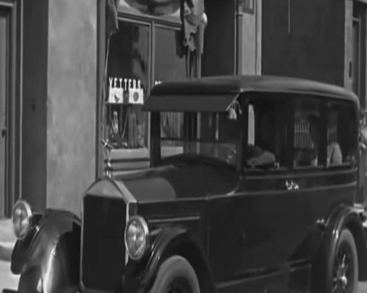 18 giugno: La prima compagnia di taxi