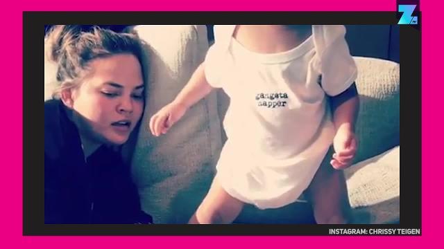 Chrissy Teigen: è lei la cantante di casa?