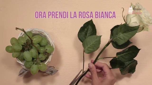 Centrotavola con uva e rosa #matrimoniofaidate