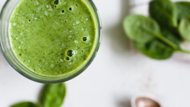 Tutte le straordinarie proprietà del succo di cavolo