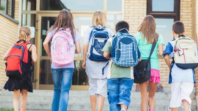 Primo giorno di scuola: cosa mettere nello zaino
