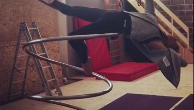 Maddalena Corvaglia: esercizi con l'attrezzo 'misterioso'