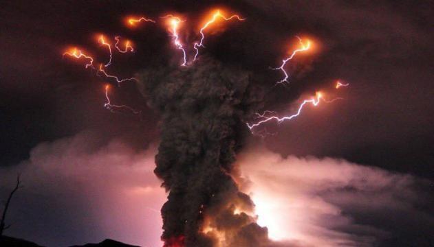 5 fenomeni naturali rari come l’eclissi solare totale