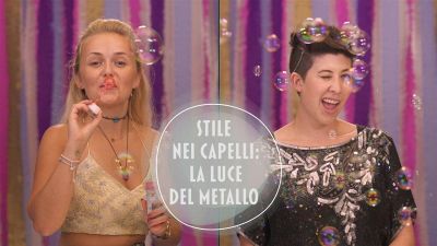 Stile nei capelli: la luce del metallo