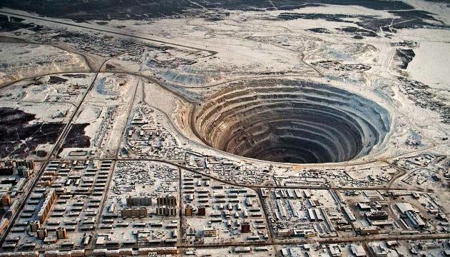 Il mistero del cratere del meteorite pieno di diamanti