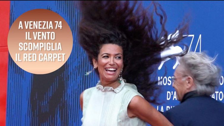 Venezia 74: il vento scompiglia tutte tranne lei