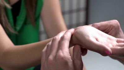 Massaggia questi tre punti per abbassare la tua pressione sanguigna