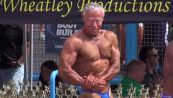Jim, il bodybuilder tutto muscoli che solleva pesi a 85 anni