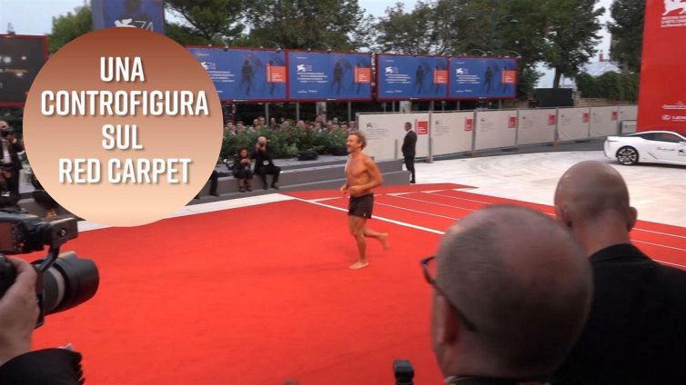 La controfigura che turba il red carpet