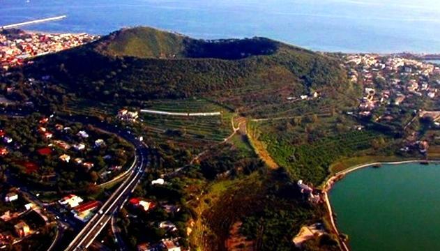 Il supervulcano sotto i Campi Flegrei è livello di 'allerta giallo'