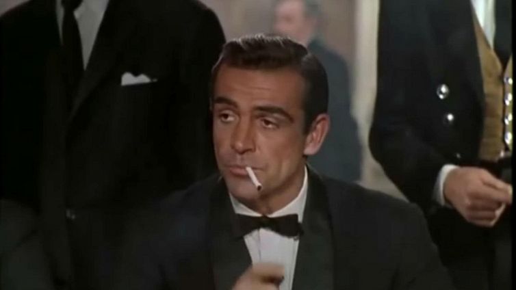 5 ottobre: Con Licenza di uccidere appare James Bond