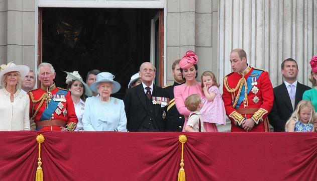 Le 12 regole ferree che deve seguire la famiglia reale inglese