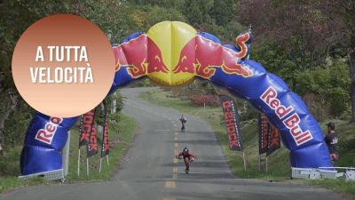 Una tavola, 4 ruote e 69 curve: campionati di longboard