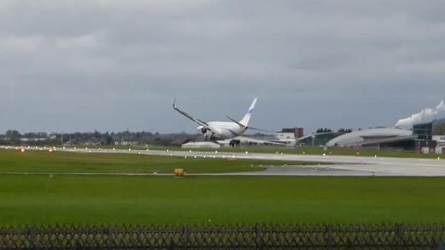 Atterraggio da brividi: il Boeing rischia lo schianto