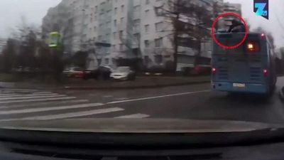 Viaggiare sul tetto dell'... autobus