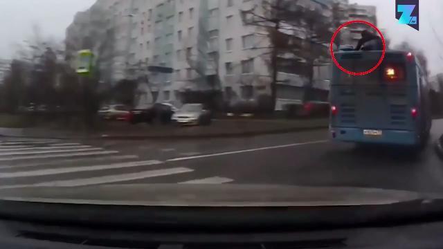 Viaggiare sul tetto dell'... autobus