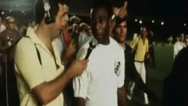 19 novembre: Pelè realizza il suo millesimo gol