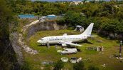 Il mistero del jet abbandonato diventato attrazione turistica