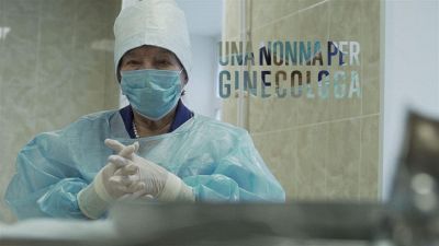 Ecco Roza, la ginecologa più anziana del mondo