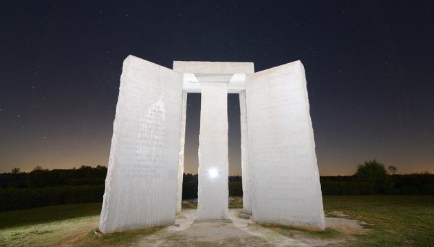 Il mistero del Georgia Guidestones: chi le ha erette e perché?