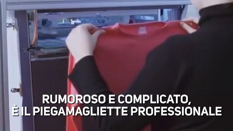 Piegamagliette professionale: aiuto o incubo?