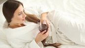 Due bicchieri di vino prima di dormire aiutano a perdere peso