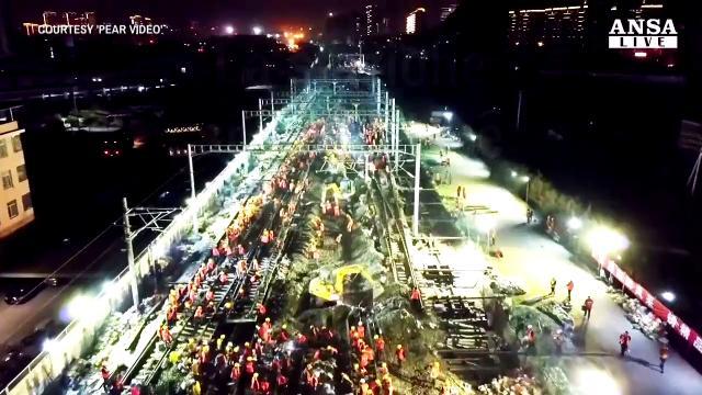 Cina, stazione costruita in 9 ore in una notte