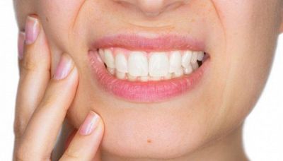 Il mal di denti vi ossessiona? Provate ad agire su questi 7 punti del corpo