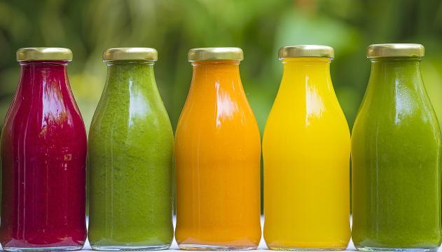 Alimenti e bevande pieni di zuccheri (nascosti): attenzione alla lista