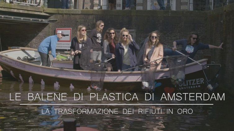 La pesca della plastica è il nuovo passatempo ad Amsterdam