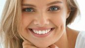6 rimedi naturali per rimuovere la placca dai denti