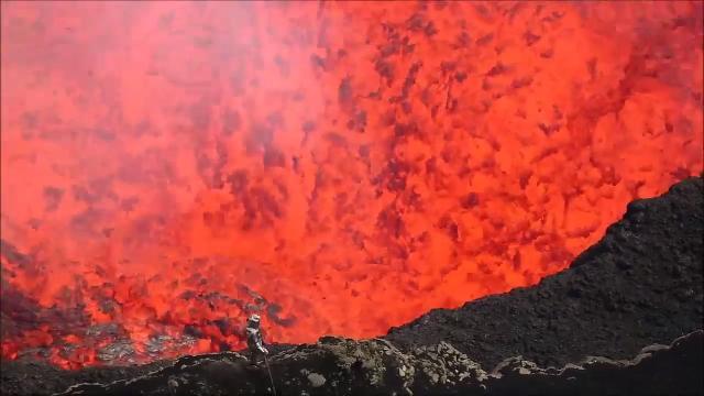 L'incredibile passeggiata nel vulcano