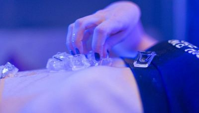 Contro la pancetta provate questi cubetti di ghiaccio fatti in casa