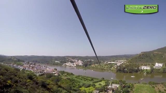 Una zipline tra Spagna e Portogallo