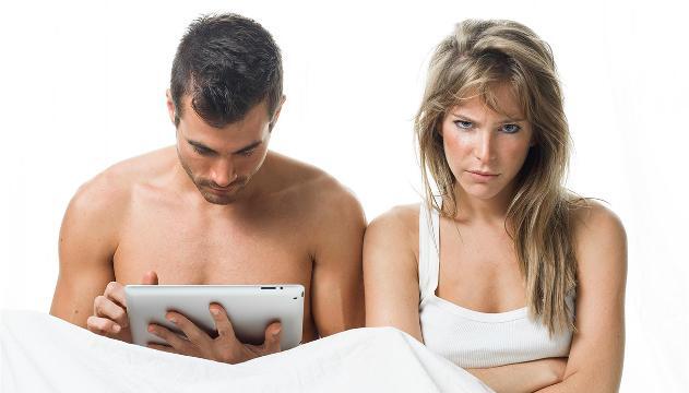 Cosa fare se il tuo lui guarda i porno