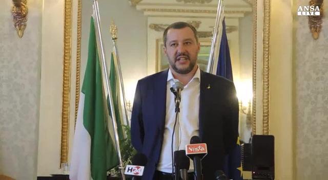 Salvini: 'Spero Acquarius non sia l'unica nave che verra' accolta a Valencia'