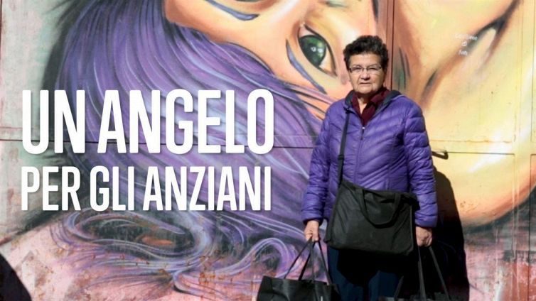 L'eroina che salva gli anziani dalla solitudine